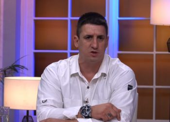 "Ovo ima samo u Srbiji": Osuđivani kriminalac Kristijan Golubović posetio osnovnu školu, ljudi šokirani