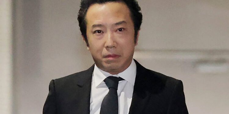 "nisam bio dovoljno jak da živim u vrtlogu očaja": japanski glumac dobio uslovnu kaznu zbog pomaganja roditeljima u samoubistvu