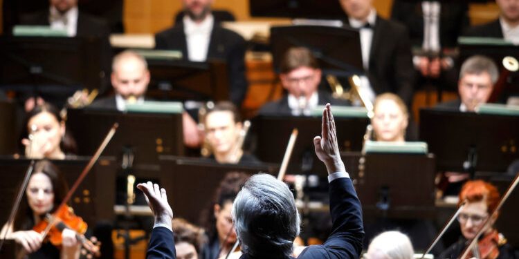 besplatan novogodišnji koncert "dva lica šopena" u sali niškog simfonijskog orkestra