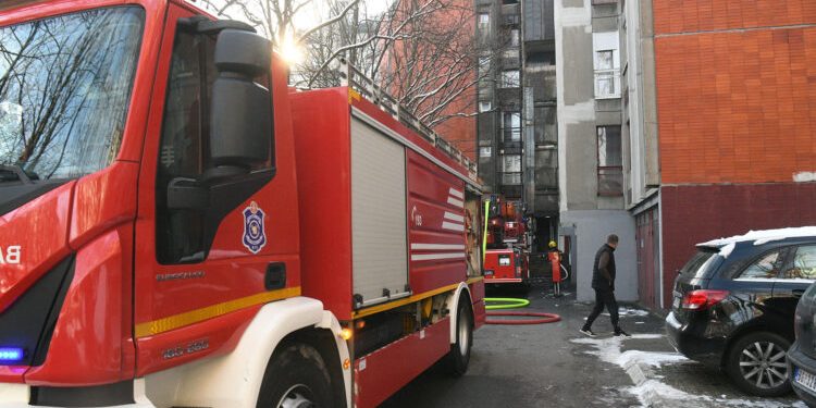 novi detalji požara na dorćolu: planuo stan, jedna osoba povređena