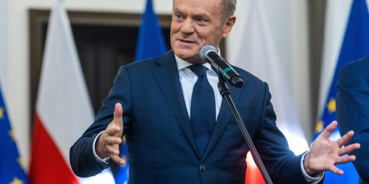 poljska ponovo na klackalici: proevropska vlada smanjila sredstva za državnu televiziju, predsednik odgovorio vetom na budžet, dan d je 29. januar