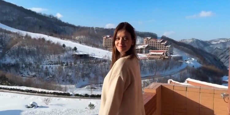 skijanje u zemlji kim džong una: sablasno prazan turistički centar reklamira tajanstvena ruskinja, ali nakon njenih snimaka niko ne priča o snegu