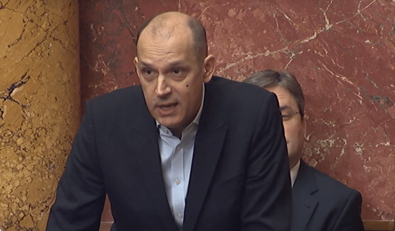 Zlatibor Lončar izašao iz medijske ilegale, pa odmah u Skupštini napao opoziciju: "U vaše vreme nije bilo lekova"