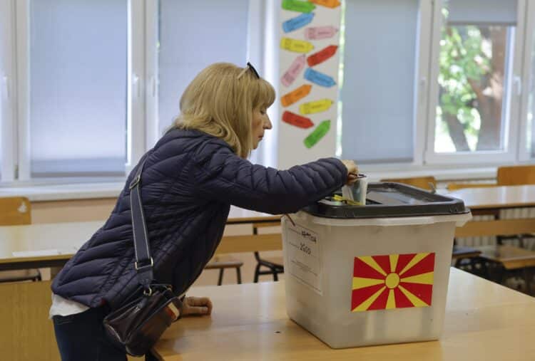DIK proglasio konačne rezultate: Pendarovski broj 1, Siljanovska 2 na listiću u drugom krugu