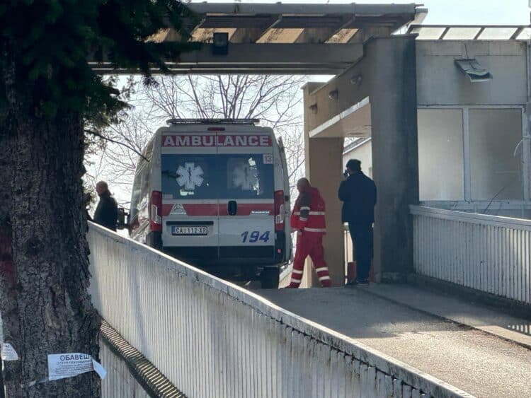 Drama u Novom Sadu: Čovek pretio da će skočiti sa mosta, spasili ga u poslednji čas